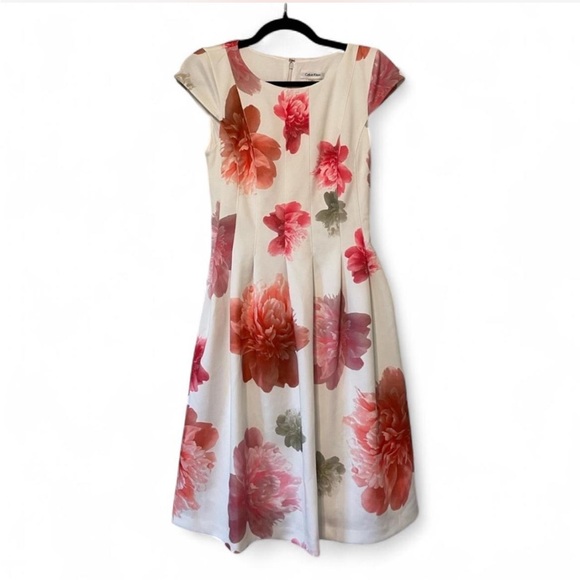 Beautiful Floral Calvin Klein Dress - Picture 1 of 6